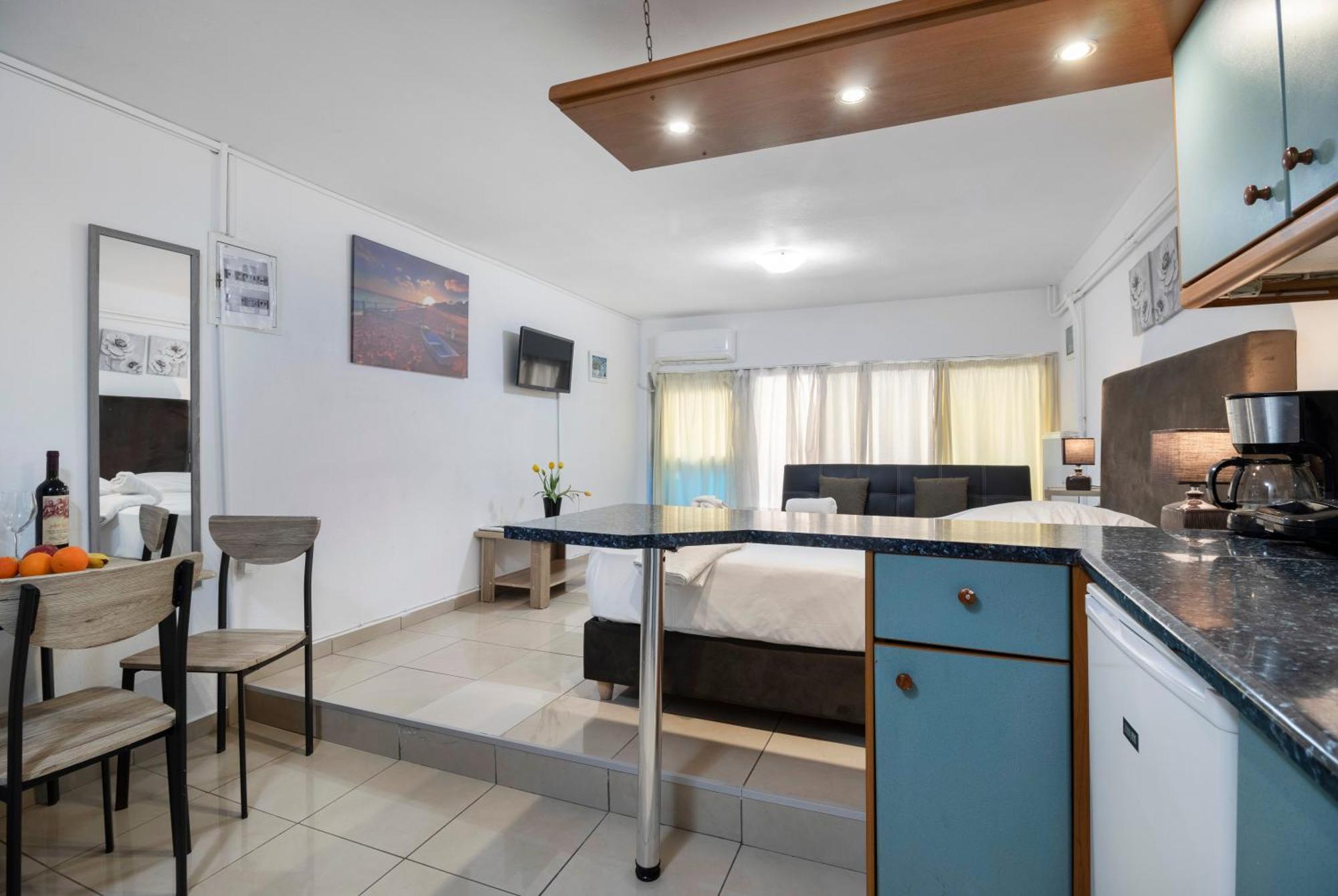 Central Studio In Downtown Heraklion Exterior foto